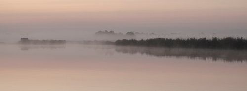 vanaf het water, in de mist