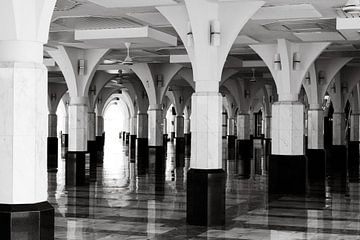 Rhythmus der Säulen in der Stille von Marco Leeggangers