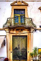 Altes Haus mit Balkon
