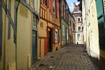 straat gekleurd in Joigny Frankrijk van wil spijker