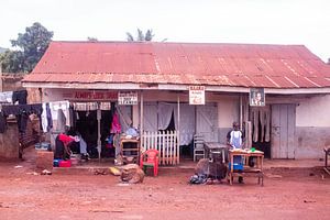 paysage de rue dans les zones rurales de l'Ouganda