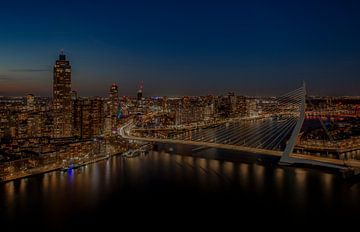 Rotterdam Skyline by Night van shoott photography