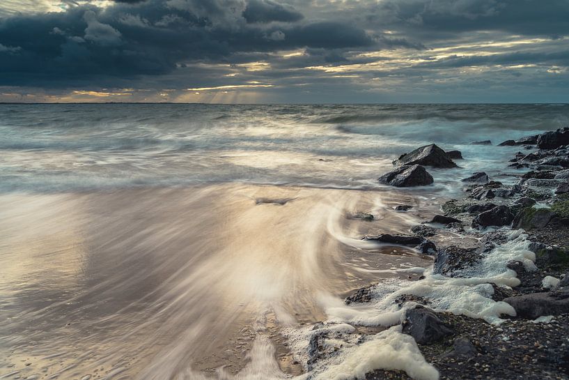 Das Meer zieht sich zurück von Els Hunink
