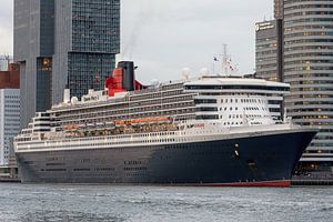 queen mary 2 rotterdam sur Arthur Bruinen