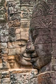 Buddha statues in Bayon by Richard van der Woude