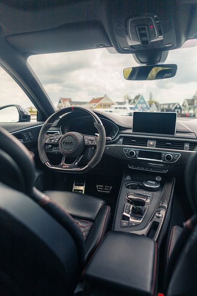 Audi RS4 ABT in einem Hafenbereich von Sebastiaan van 't Hoog