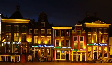 Zuidzijde Grote Markt in de nacht van Groningen Stad