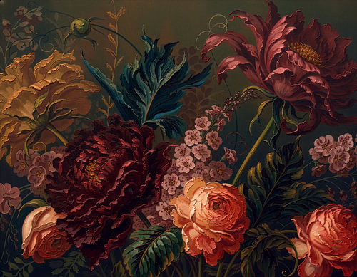 Luxuriöse maximalistische Blumenkunst mit satten burgunderfarbenen Blumen