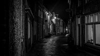 Straat in Blokzijl bij nacht van Dave Bijl thumbnail