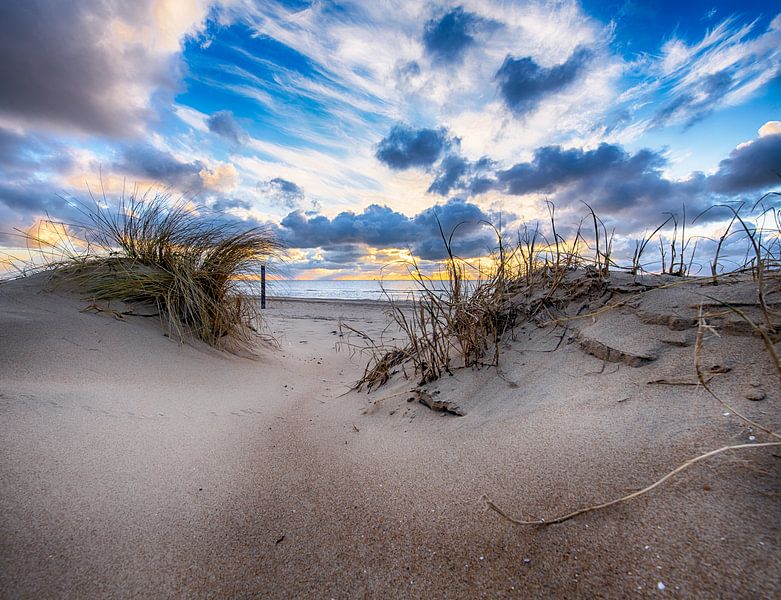 Look through to the sunset by Alex Hiemstra