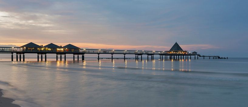 Heringsdorf Pier, Germany by Gunter Kirsch