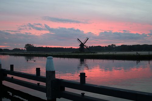 Molen in avondrood