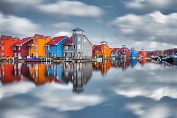 Groningen, Kleurrijke huizen in jachthaven Reitdiephaven.