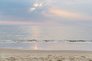 Zonsondergang Katwijk aan Zee van Lisenka l' Ami Fotografie