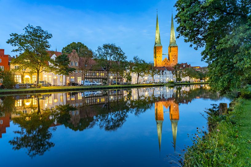 La cathédrale de Lübeck et la Trave par Peter Schickert