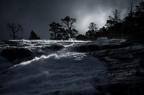 Het Titanium Licht van de Nyastølfossen in Noorwegen