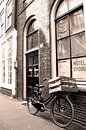 Sepia fiets in Amsterdam van STUDIO VAN DE VEN & CO thumbnail