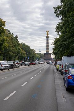 Berlijn - Straße des 17.Juni met Overwinningszuil en Tv-toren van t.ART