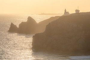 Zonsondegang Point du Toulinguet, Bretagne van Edwin Stuit