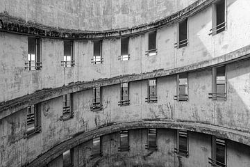 Parkeergarage midden in Berlijn met beginnend verval van Gentleman of Decay