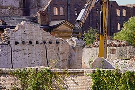 Demolition of the storage building of the complex Böllberger Mühle in Halle