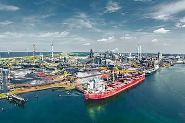 Hoogovens staalfabriek in Velsen aan de Noordzee van Sjoerd van der Wal Fotografie