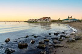 Strand am Grevelingen in der Abendsonne