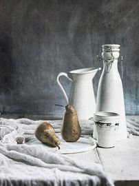 Stillleben mit Birnen und Milchflaschen von Augen | Blicke Foto-Art