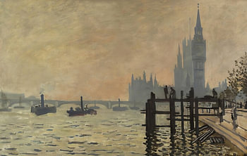 Die verschwommene Skyline am Wasser