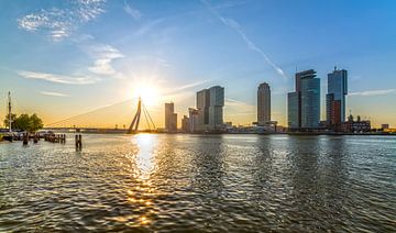 De zonsopkomst in Rotterdam