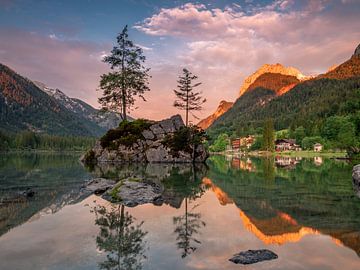 Blick auf den Hintersee in den Berchtesgadener Alpen von Animaflora PicsStock