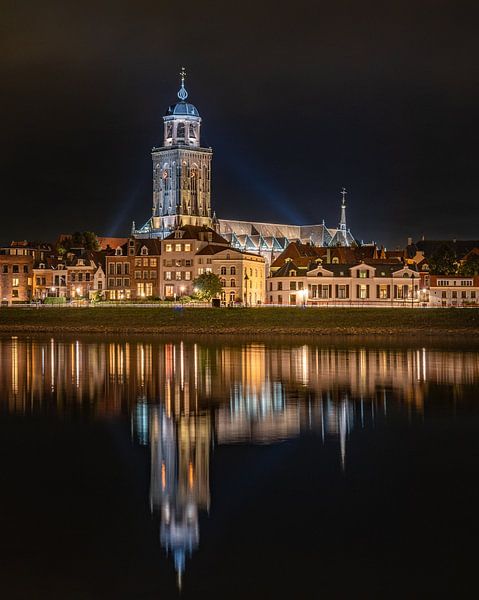Die Skyline von Deventer am Abend von Margreet Riedstra