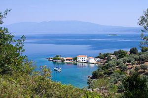 Idyllique baie grec sur Miranda van Hulst