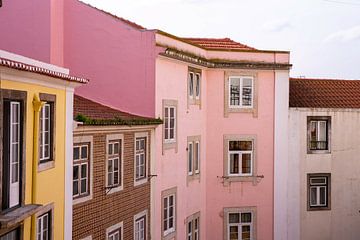 Pretty in Pink, bâtiments roses à Lisbonne sur Yolanda Broekhuizen
