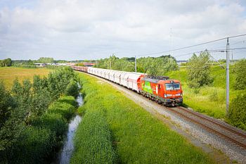 Güterzug der Veluwe-Linie an der Kreuzung mit der Hanze-Linie