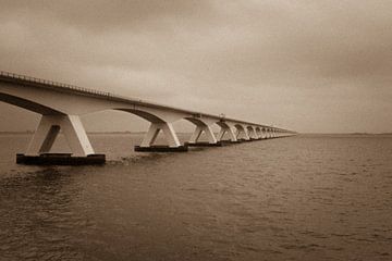 Zeeland Brücke Sepia