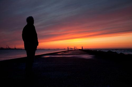 Zonsondergang pier Hoek van Holand