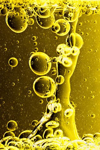 Water met luchtbellen