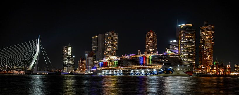 Nieuwe Maas and Kop van Zuid in Rotterdam by Dirk van Egmond