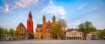 Morning on the Vrijthof in spring