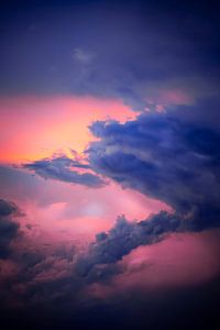 Coucher de soleil avec des nuages spectaculaires