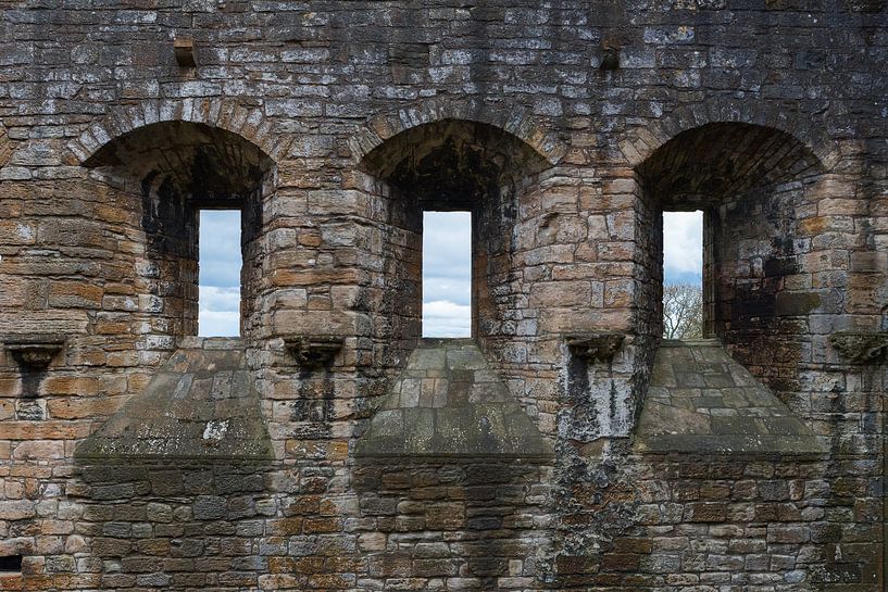 Schotland, Linlithgow Palace-muren, ramen en licht par Cilia Brandts