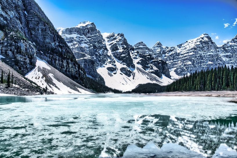 Lake Agnes Teahouse by Marcel Bakker