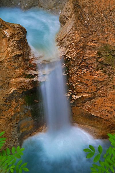 Chute d&#039;eau dans les gorges du Rosengarten au Tyrol par Thomas Herzog