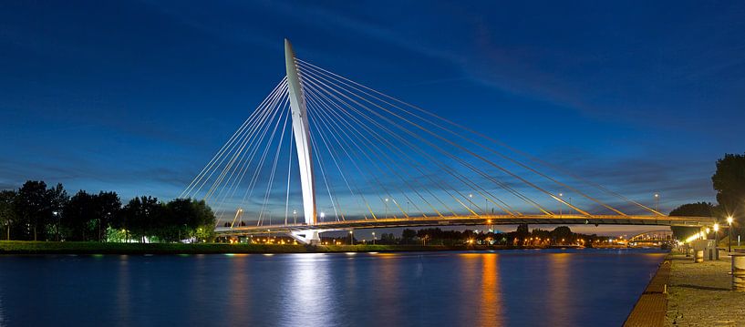 Nacht panorama Prins Clausbrug te Utrecht van Anton de Zeeuw