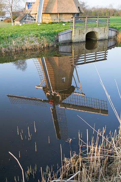 Weerspiegeling Oudkerkermolen in de Nije Mear by Tim Groeneveld