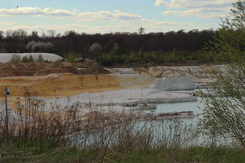 The raw material for computer chips