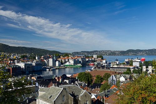 Bergen und Hafen