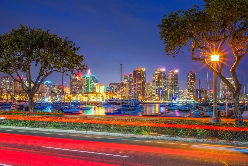 San Diego Skyline At Night par Joseph S Giacalone Photography