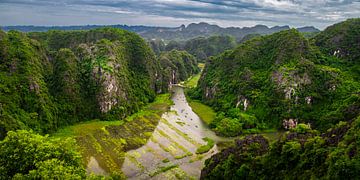 Het Betoverende Landschap van Ninh Binh, Vietnam van Antwan Janssen